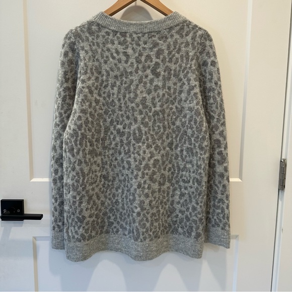 Gap Women's Forever Cozy Tunic Sweater Grey Animal Leopard Print Size S - Picture 3 of 6
